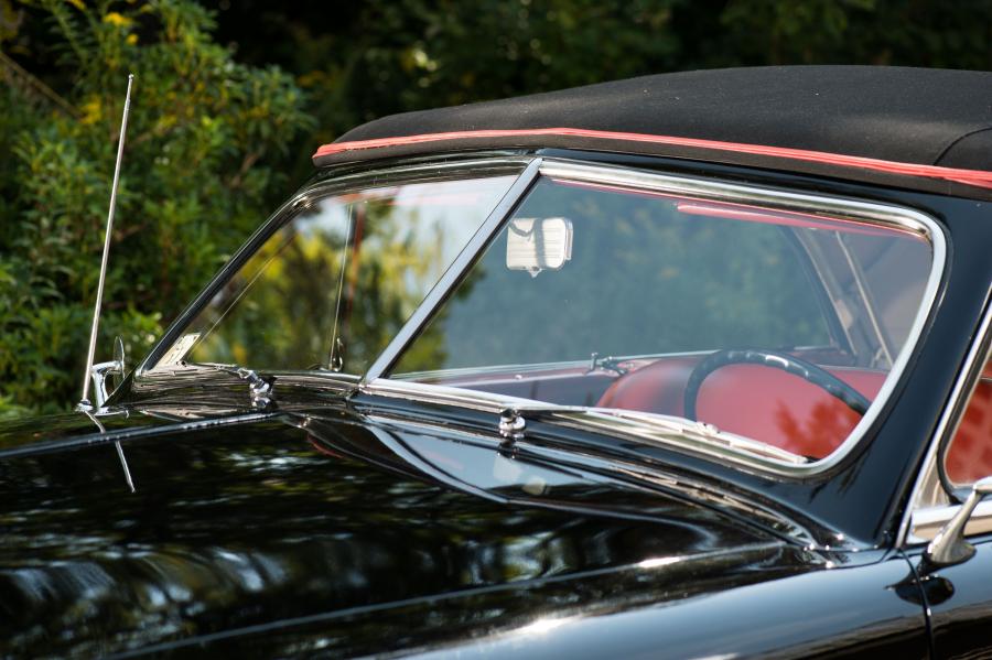  Ford Custom DeLuxe Convertible 1951 года  (фото 23 из 71)